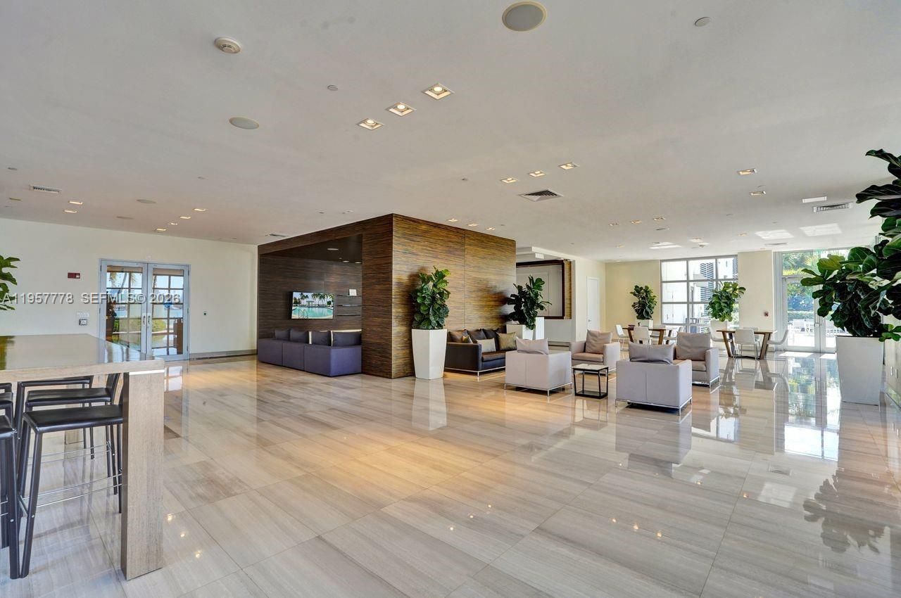 1330 West Ave , Unit 1811, Miami Beach, FL 33139 Photo