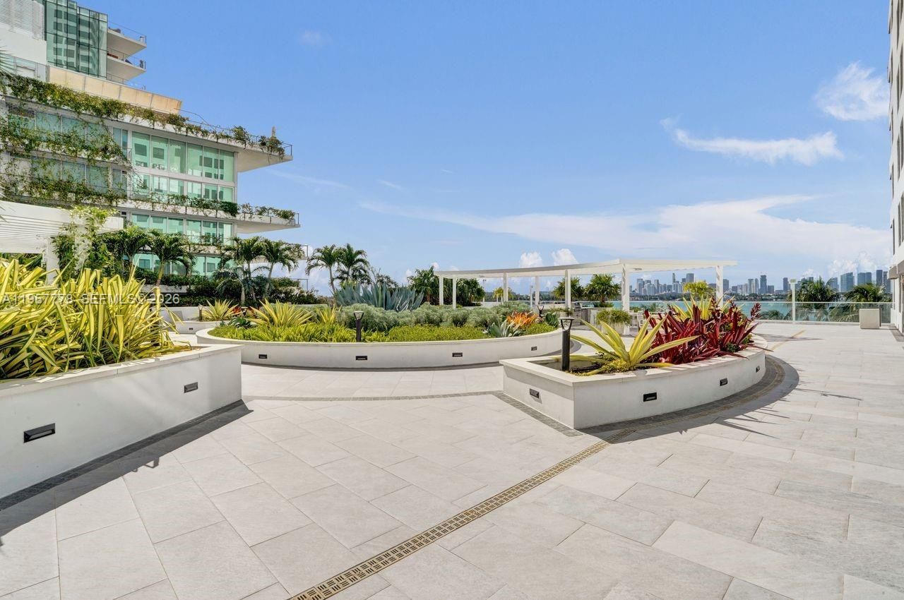 1330 West Ave , Unit 1811, Miami Beach, FL 33139 Photo