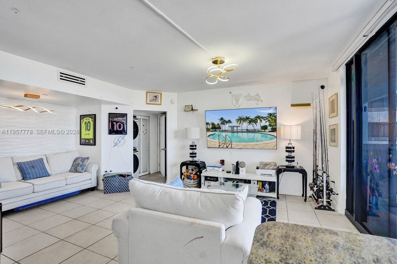 1330 West Ave , Unit 1811, Miami Beach, FL 33139 Photo