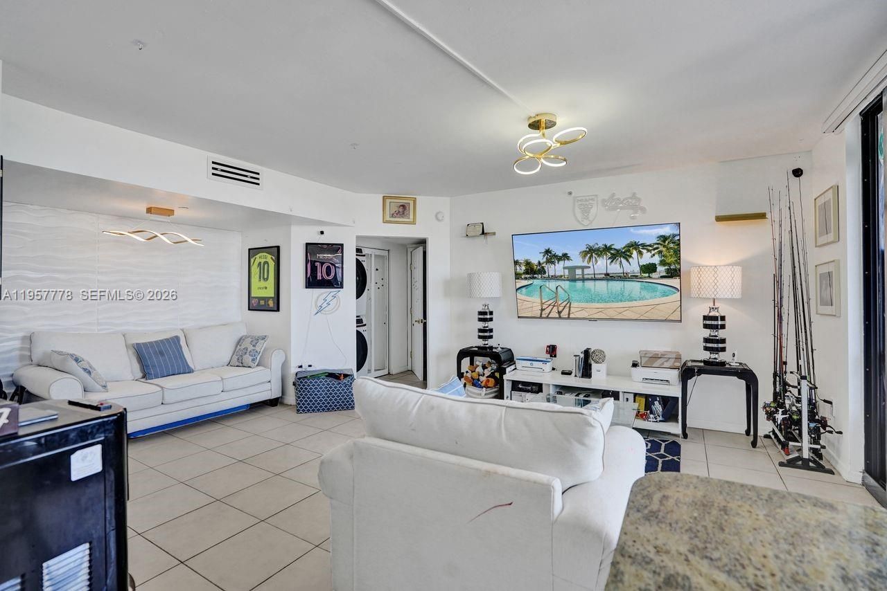 1330 West Ave , Unit 1811, Miami Beach, FL 33139 Photo