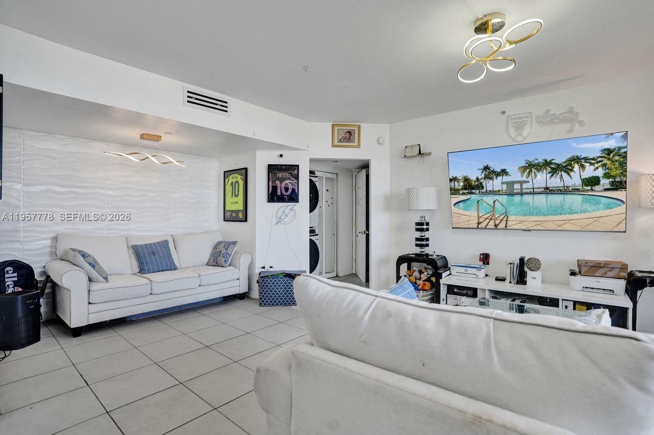 1330 West Ave , Unit 1811, Miami Beach, FL 33139 Photo