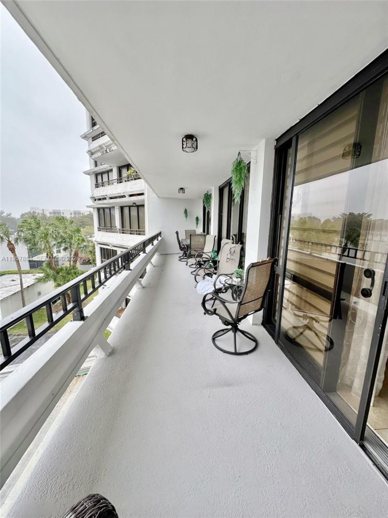 13953 Kendale Lakes Cir, Unit 410B, Miami, FL 33183 Photo