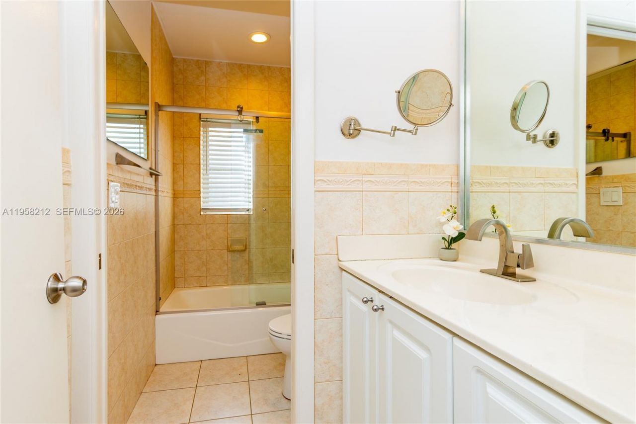 6130 SW 46th Ter, Miami, FL 33155 Photo