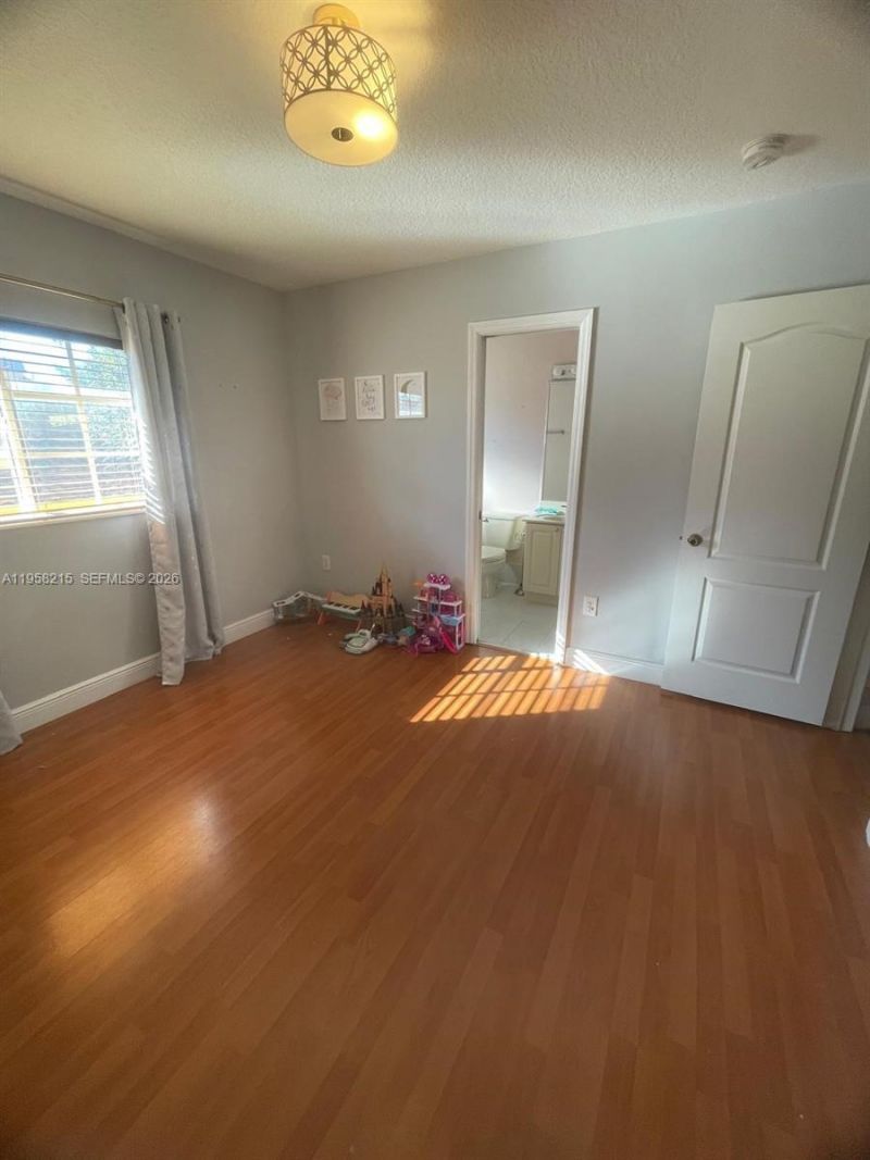 16030 SW 42nd Ter, Miami, FL 33185 Photo