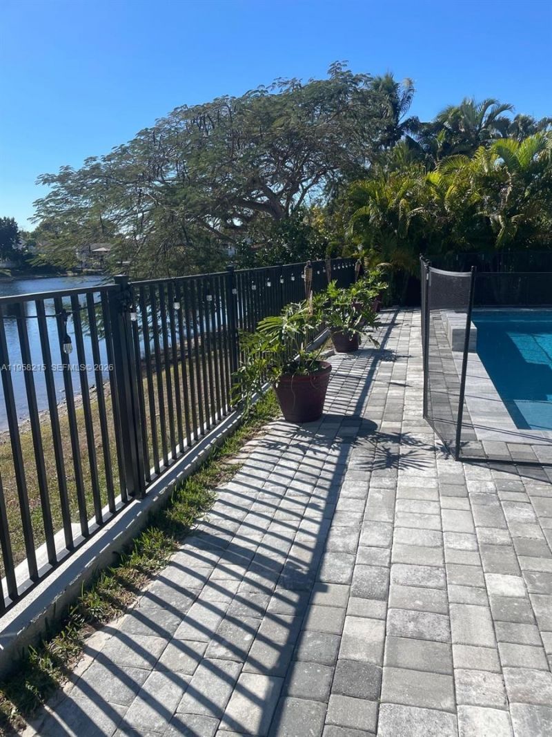 16030 SW 42nd Ter, Miami, FL 33185 Photo