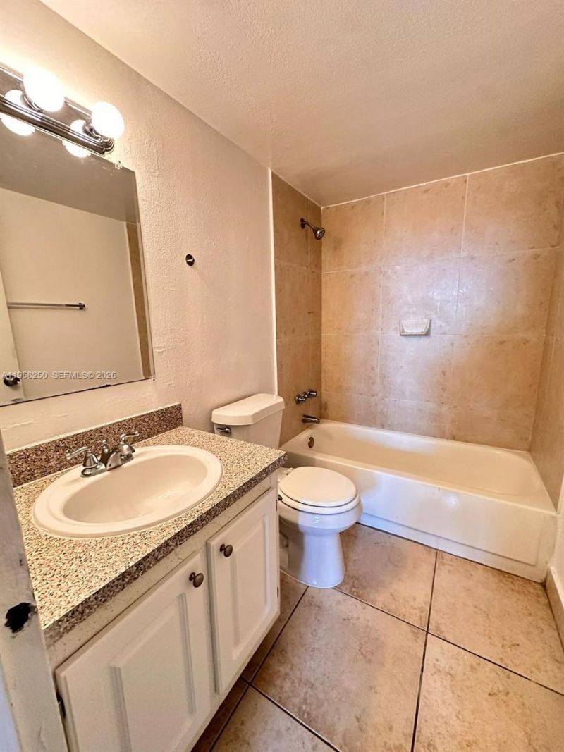 1805 Sans Souci Blvd, Unit 420, North Miami, FL 33181 Photo