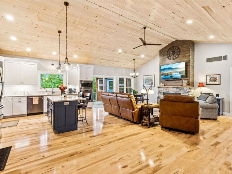 972 Sauk Lane, Hideaway Hills, OH 43107 Photo 6