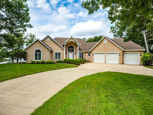 9284 E Court Eleven, Effingham, IL 62401
