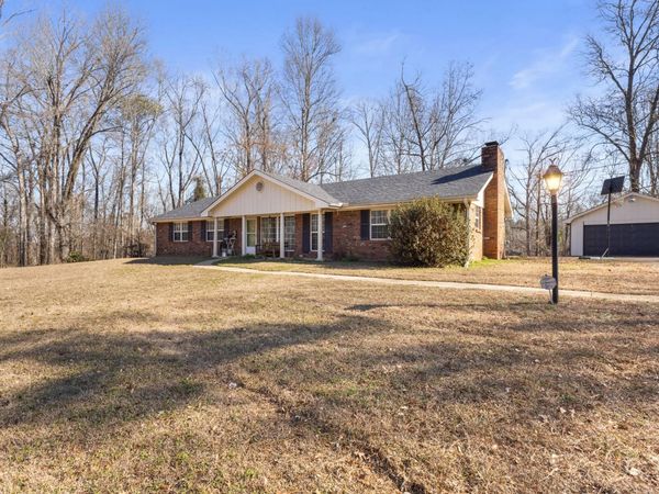 207 Jolly Ridge Circle, Columbus, MS 39705