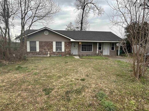 2213 Comanche Street, Sulphur, LA 70663