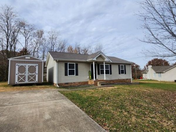 573 Somerset Ln, Clarksville, TN 37042