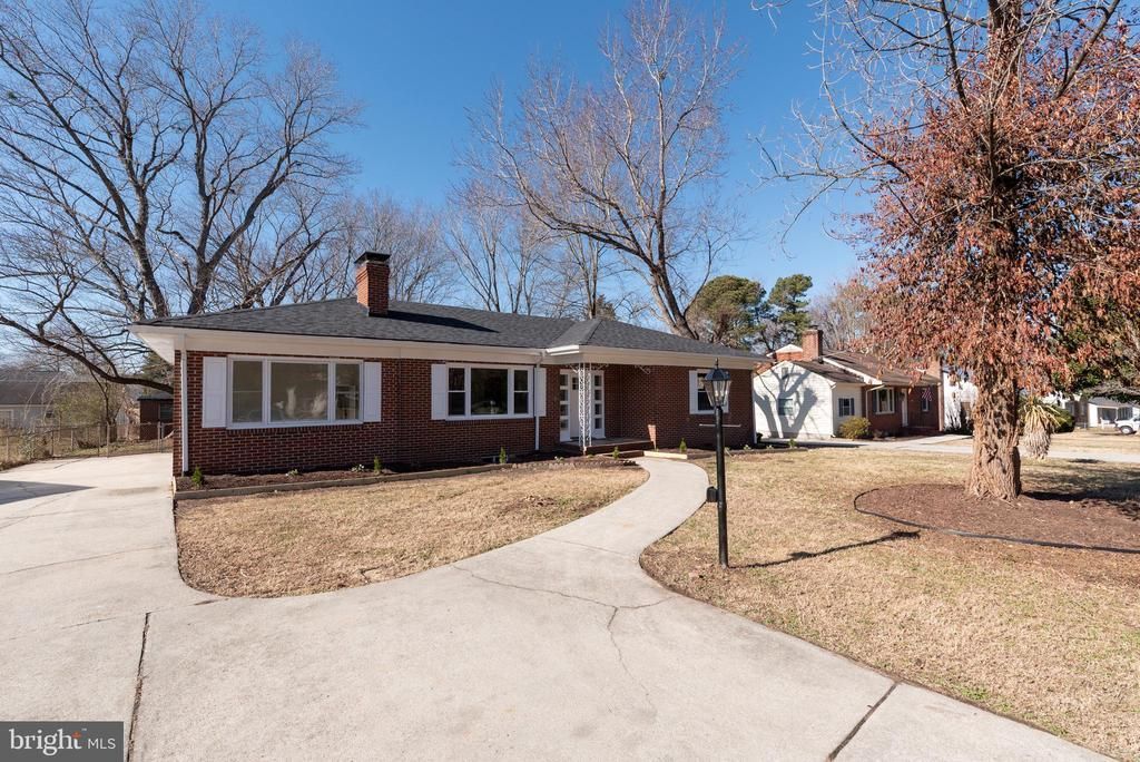 21408 Robertson Avenue, South Chesterfield, VA 23803 Main Photo