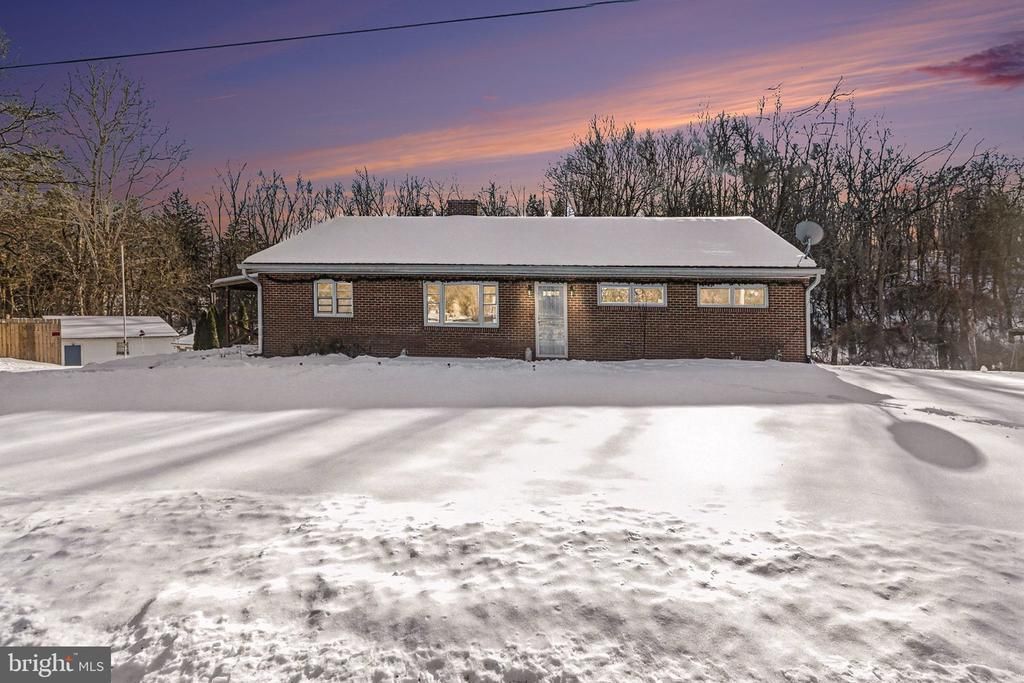 908 Red Hill Road, Dauphin, PA 17018 Main Photo