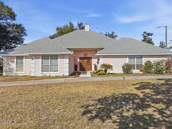 2400 Bayview Avenue, Panama City, FL 32405