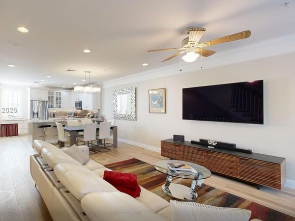 1049 W Heritage Club Cir, Delray Beach, FL 33483