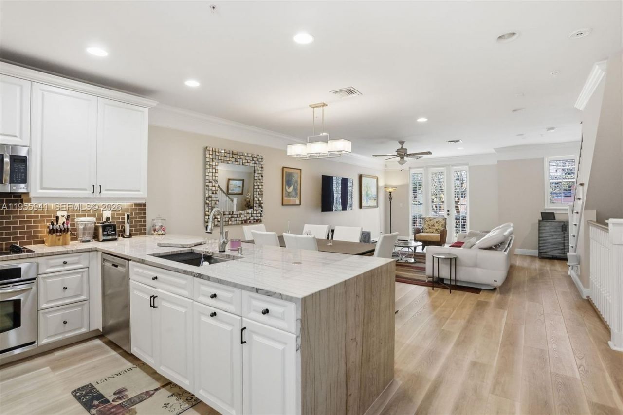 1049 W Heritage Club Cir, Delray Beach, FL 33483 Photo