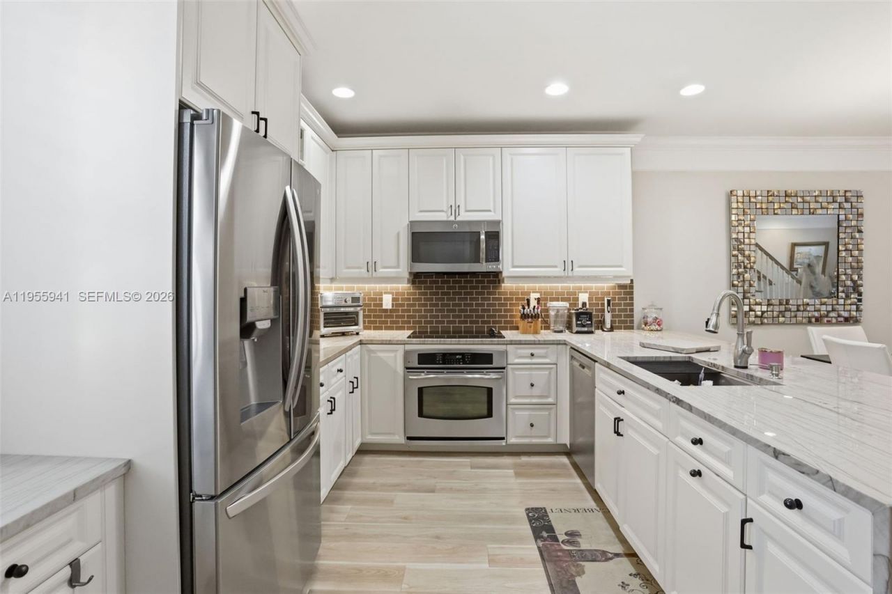 1049 W Heritage Club Cir, Delray Beach, FL 33483 Photo