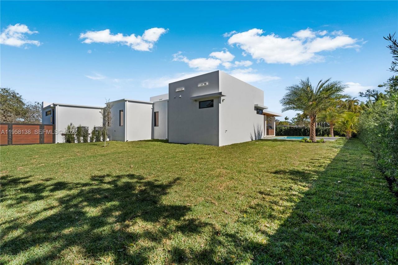 11000 SW 120th St , Miami, FL 33176 Photo