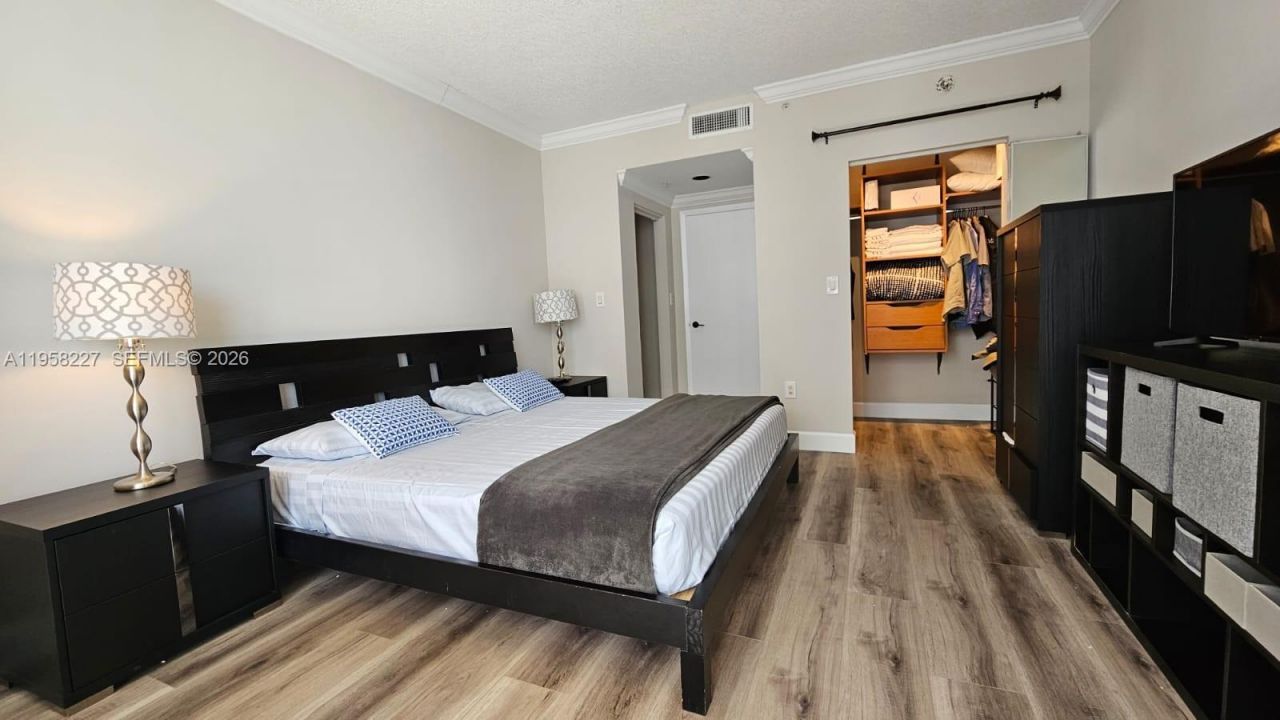 17375 Collins Ave , Unit 2304, Sunny Isles Beach, FL 33160 Photo