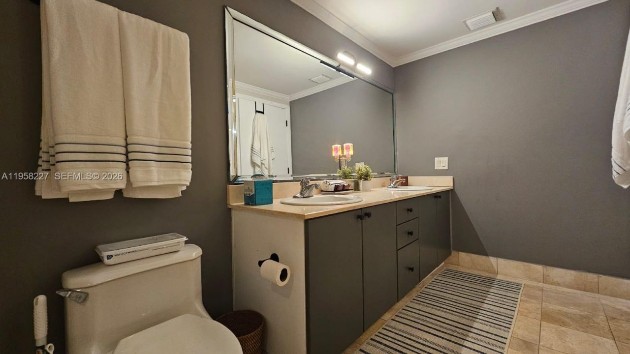 17375 Collins Ave , Unit 2304, Sunny Isles Beach, FL 33160 Photo