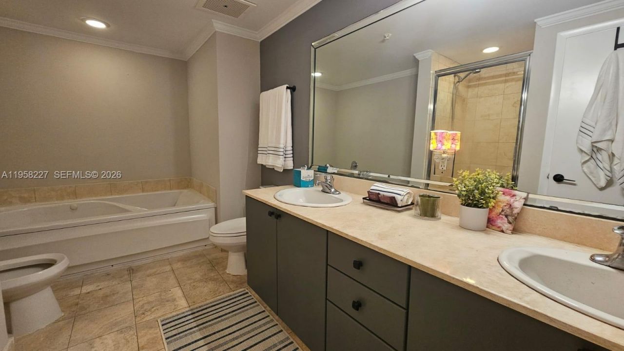 17375 Collins Ave , Unit 2304, Sunny Isles Beach, FL 33160 Photo