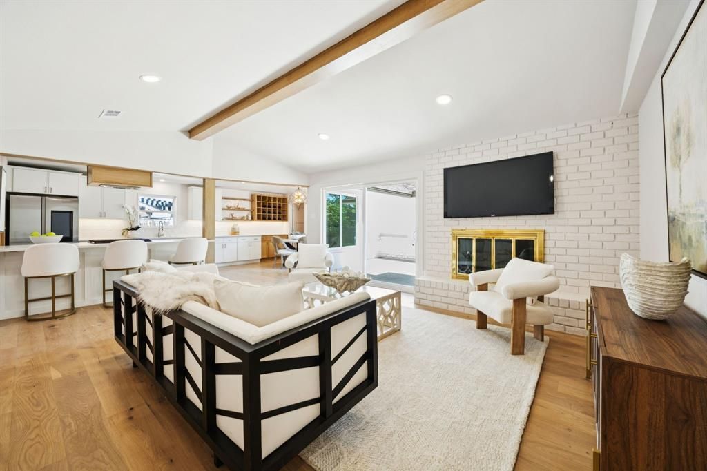 3145 Darvany Drive, Dallas, TX 75220 Main Photo