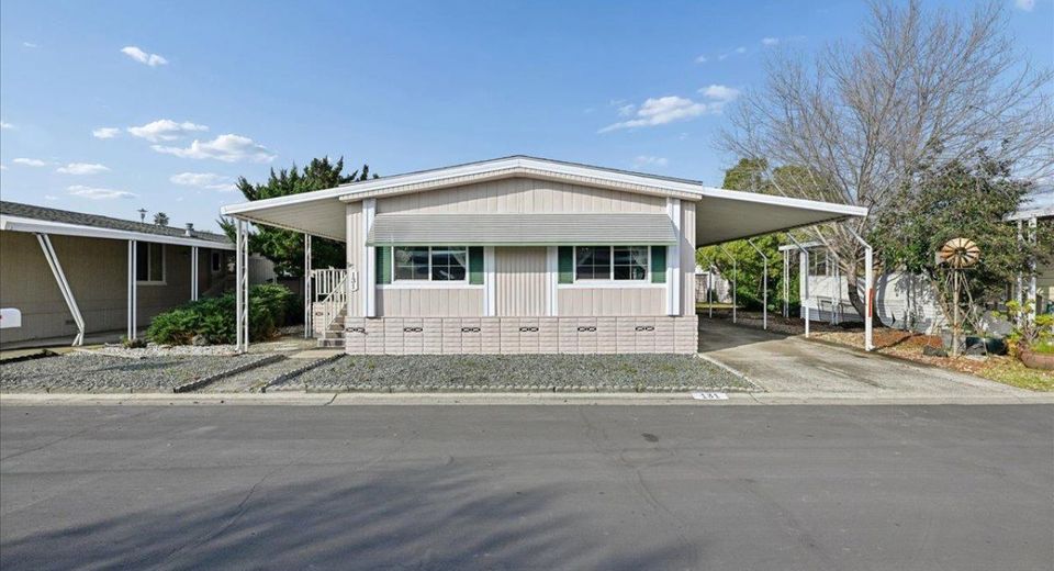 131 Hibiscus Ave, Sacramento, CA 95828 Photo