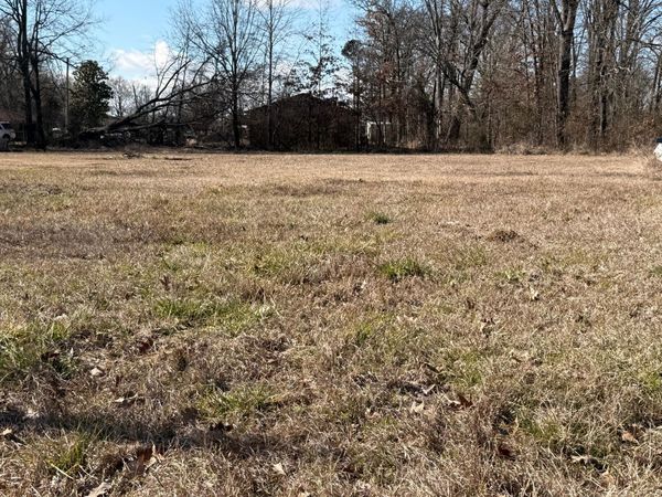 Kennedy Dr, West Point, MS 39773