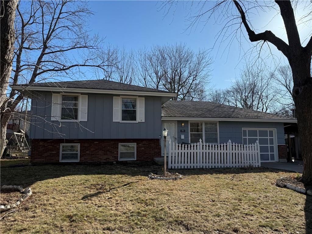 105 NW Walnut Street, Lees Summit, MO 64063 Main Photo
