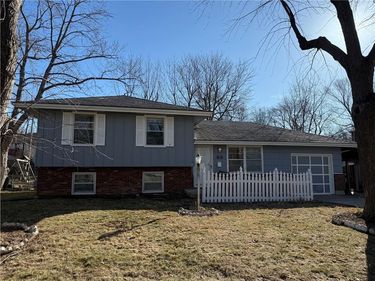 105 NW Walnut Street, Lee's Summit, MO 64063