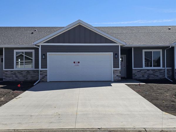 6611 W Gresford Pl, Sioux Falls, SD 57106