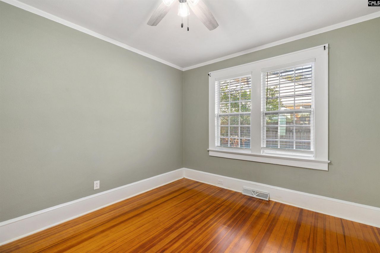 3 Warren Court Photo 16