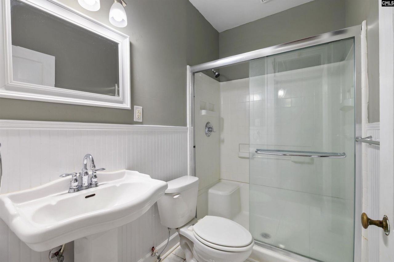 3 Warren Court Photo 29