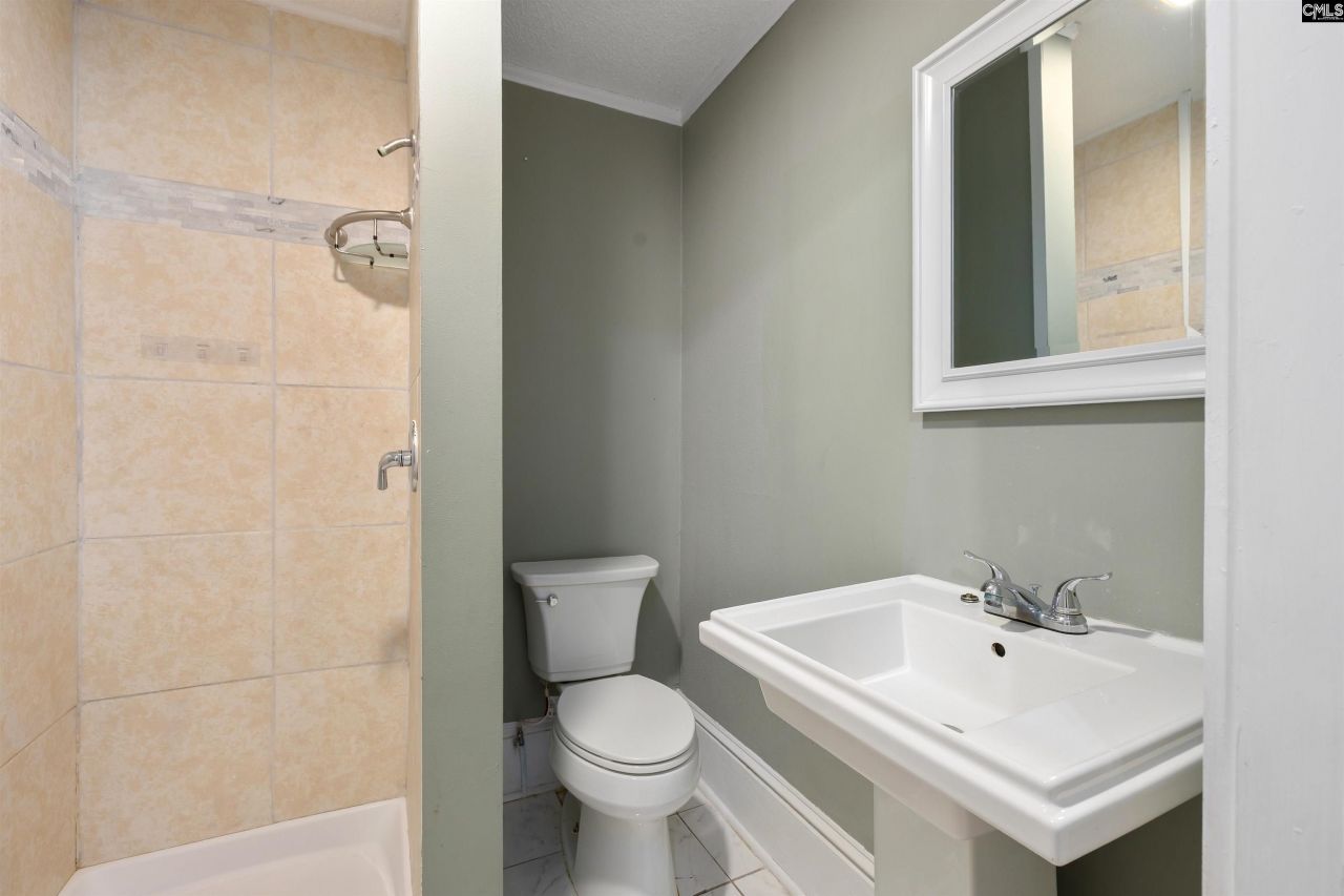 3 Warren Court Photo 31