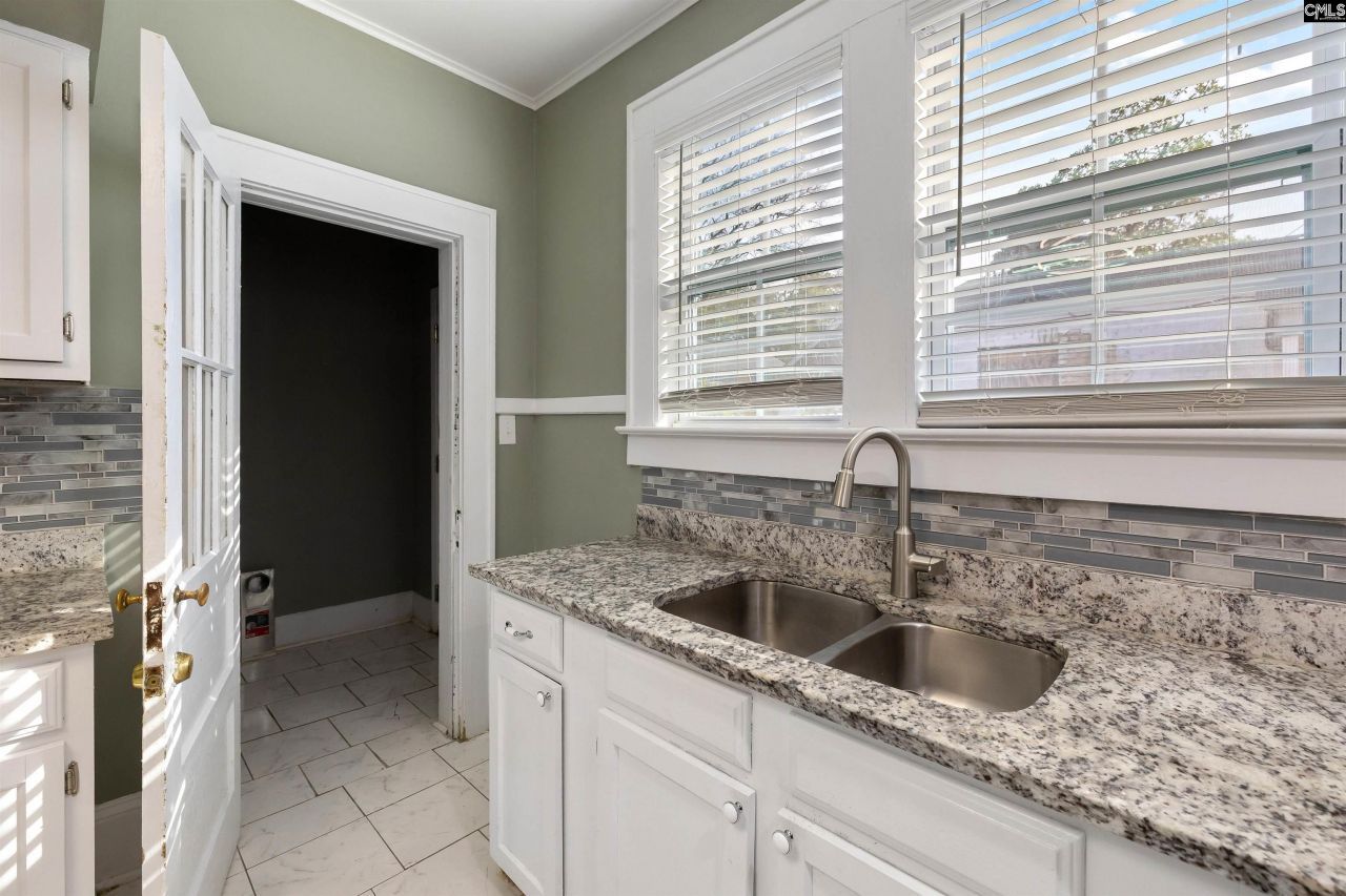 3 Warren Court Photo 8