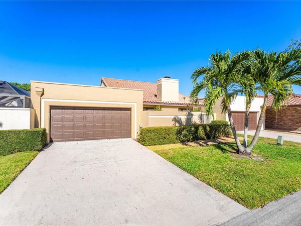 6829 Pradera Dr, Boca Raton, FL 33433