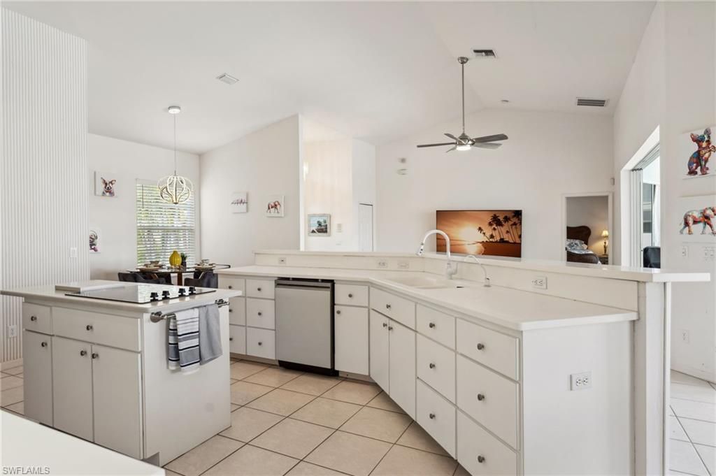 5413 SW 25th Pl, Cape Coral, FL 33914 Photo