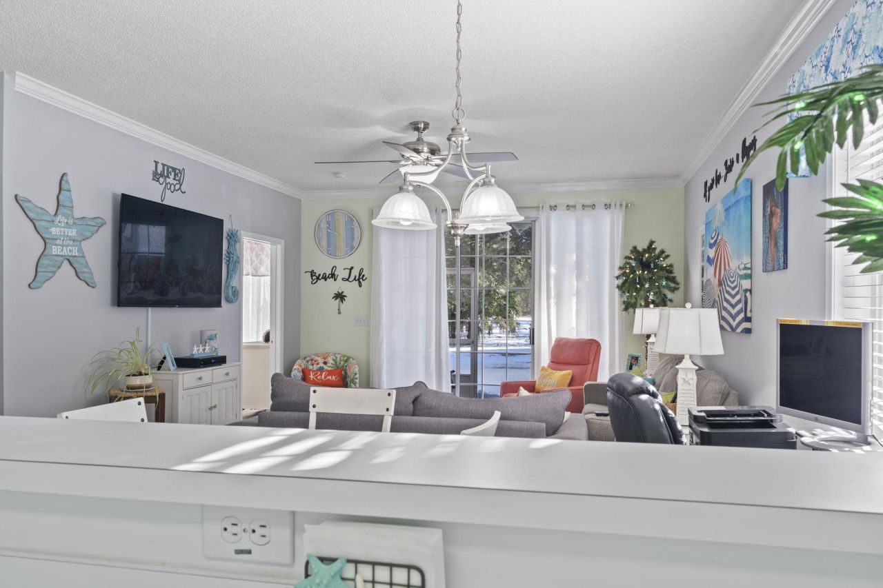 6015 Catalina Dr. Photo 10