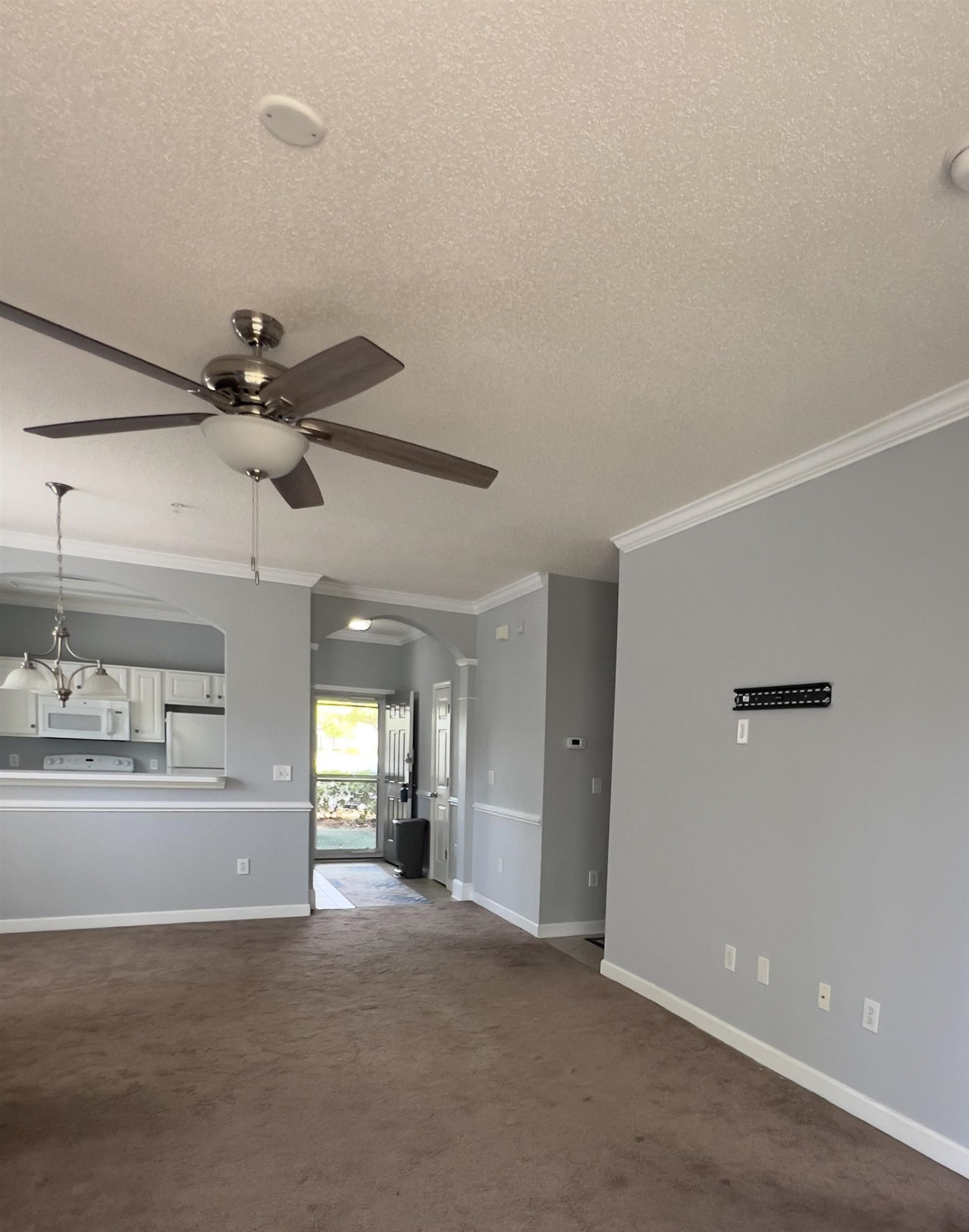 6015 Catalina Dr. Photo 7