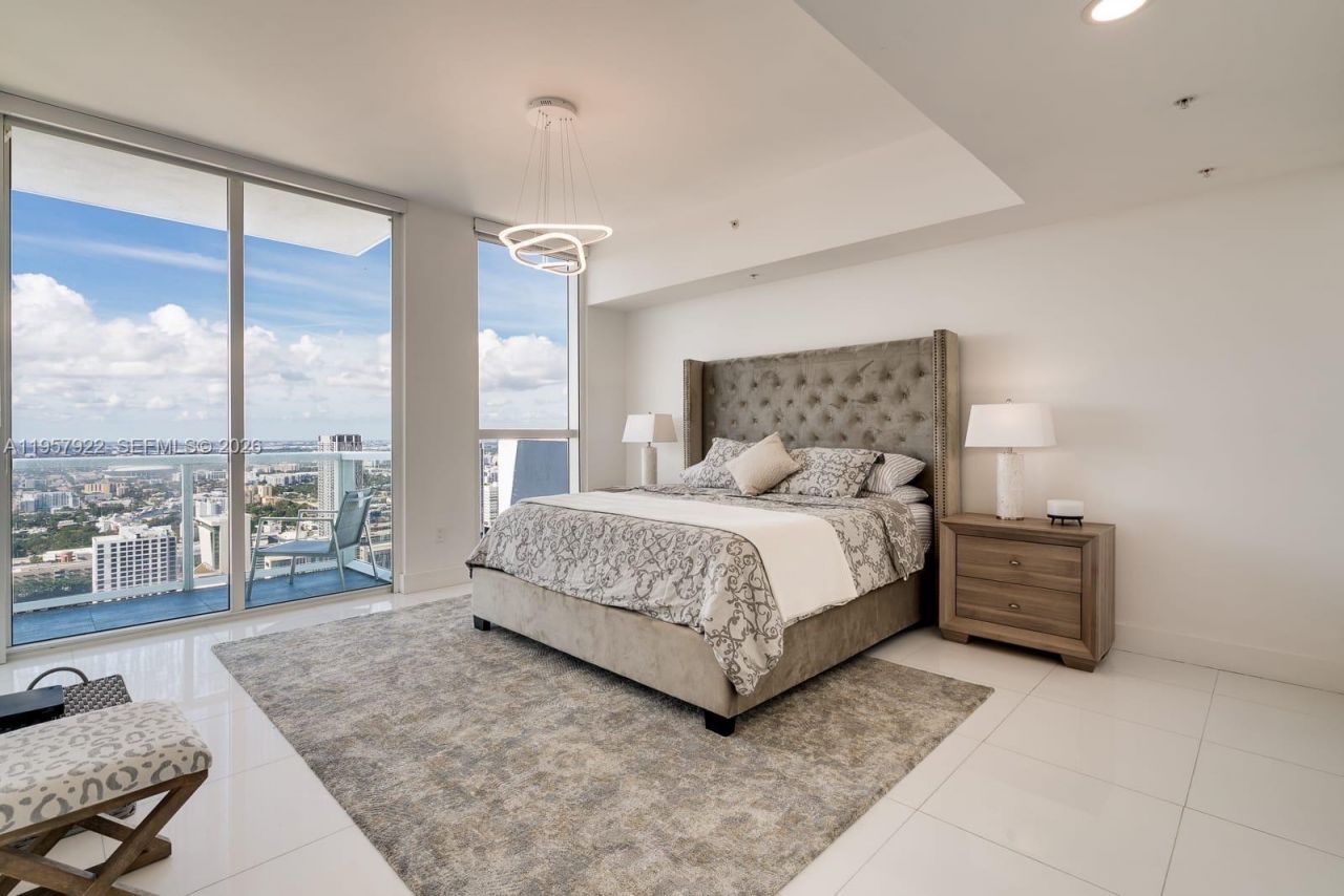 253 NE 2nd St , Unit 4904, Miami, FL 33132 Photo