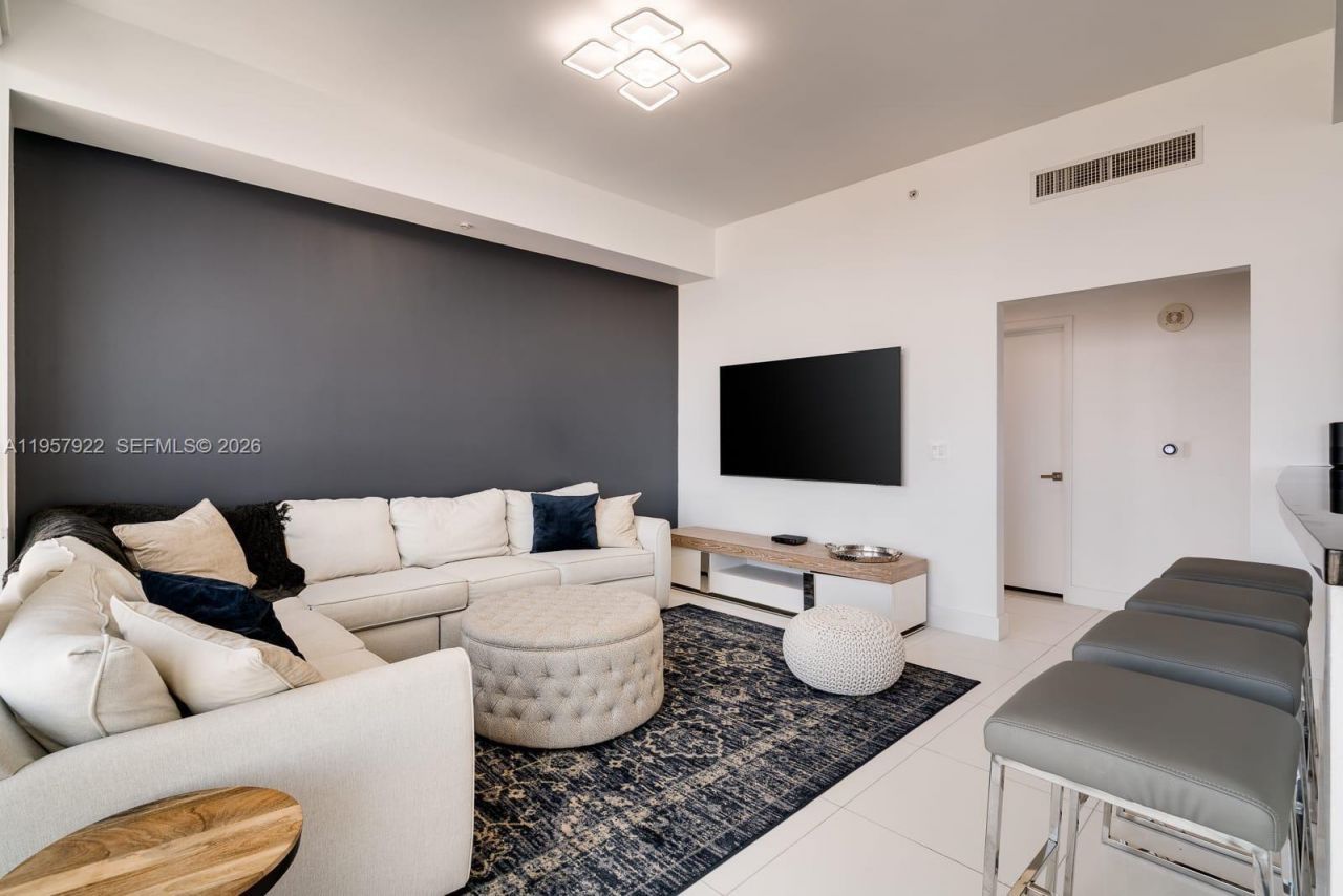 253 NE 2nd St , Unit 4904, Miami, FL 33132 Photo