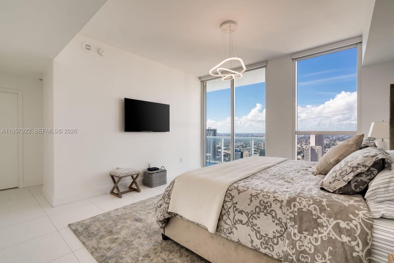 253 NE 2nd St , Unit 4904, Miami, FL 33132 Photo