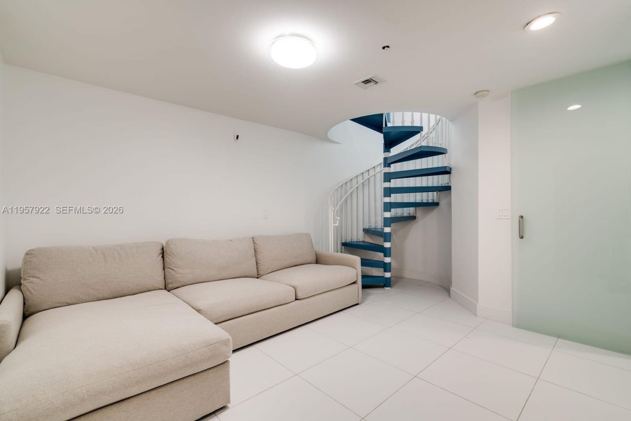 253 NE 2nd St , Unit 4904, Miami, FL 33132 Photo