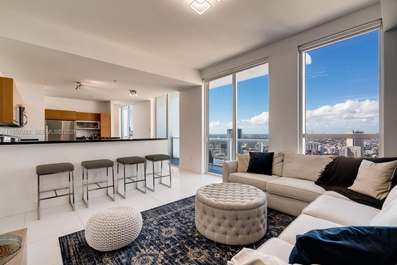 253 NE 2nd St , Unit 4904, Miami, FL 33132 Photo