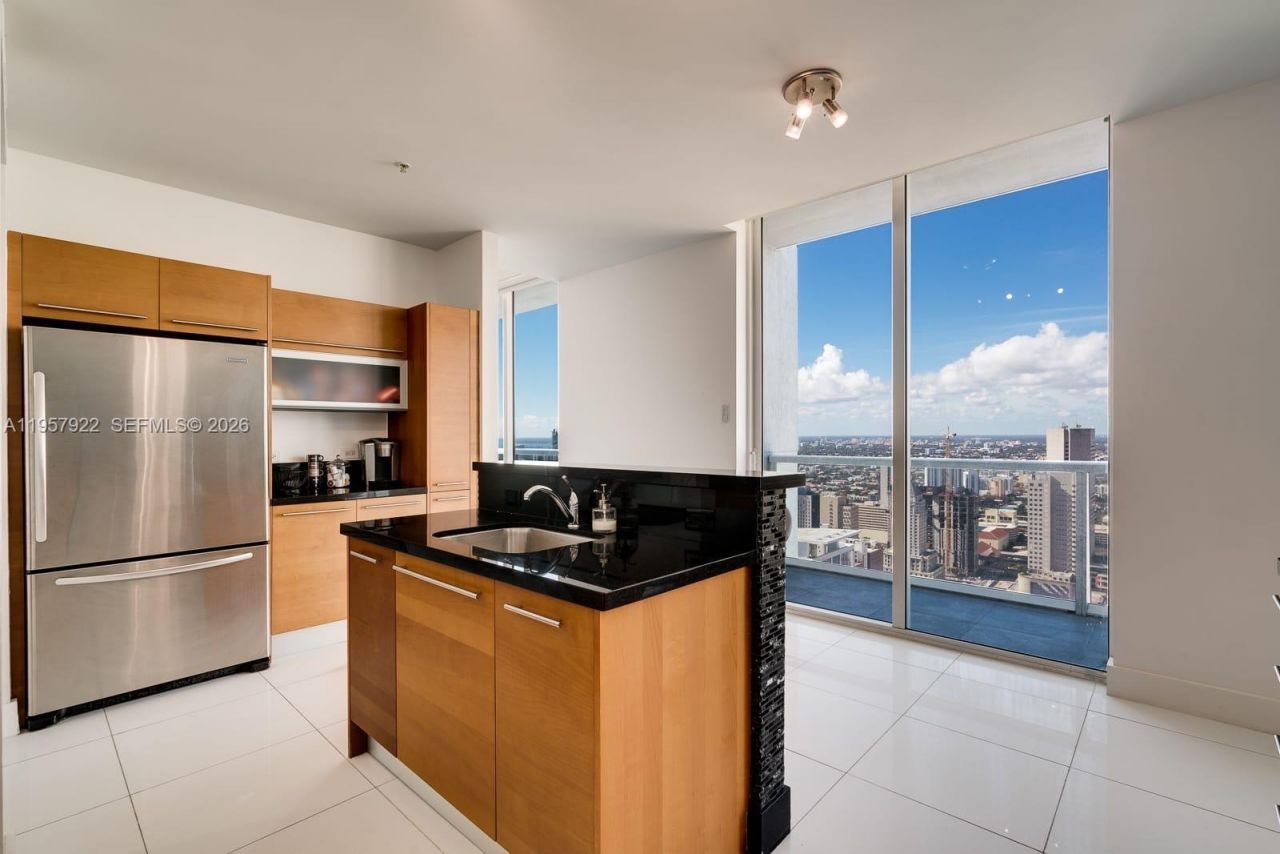 253 NE 2nd St , Unit 4904, Miami, FL 33132 Photo