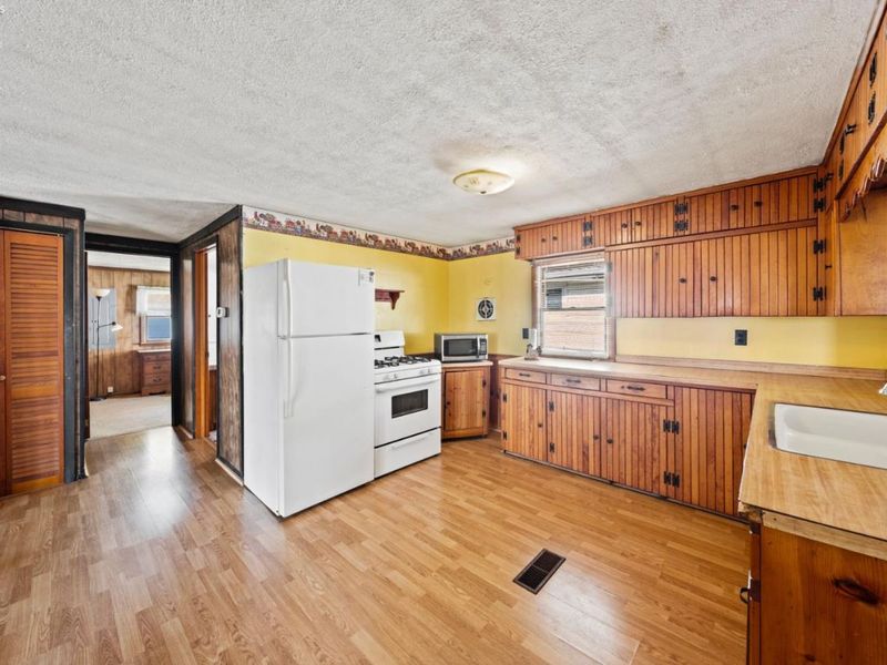 2128 S Bayview Drive, Marblehead, OH 43440 Photo 11