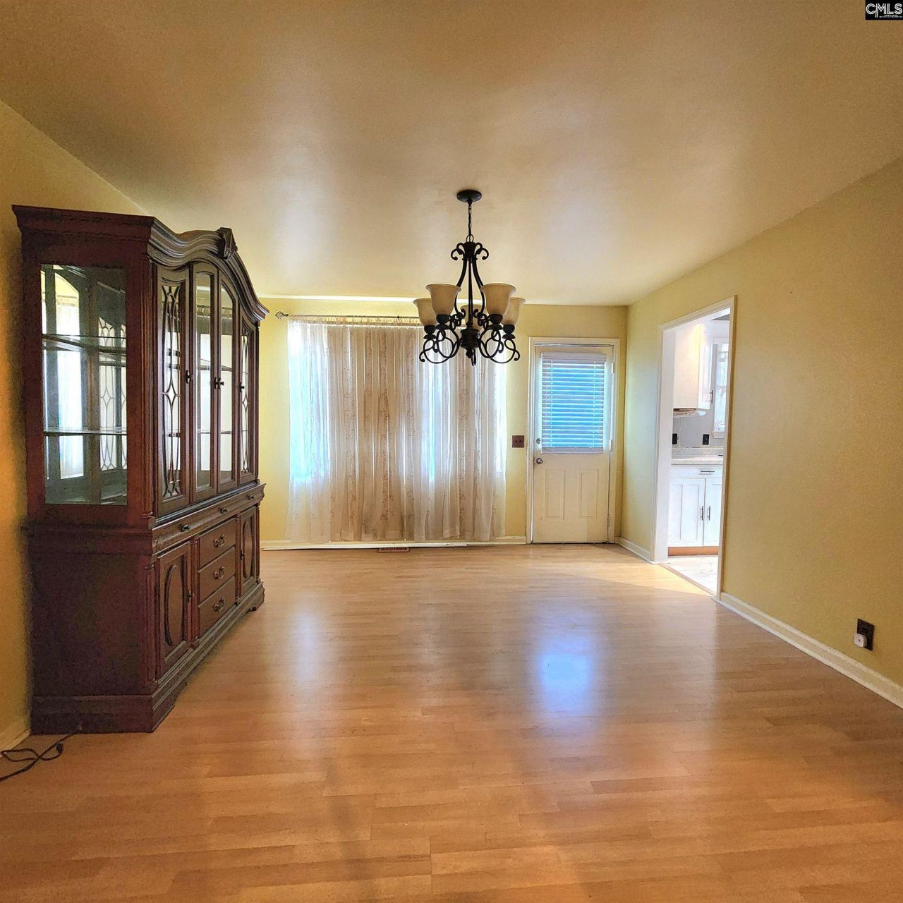 1290 Oaklane Drive  Photo 6