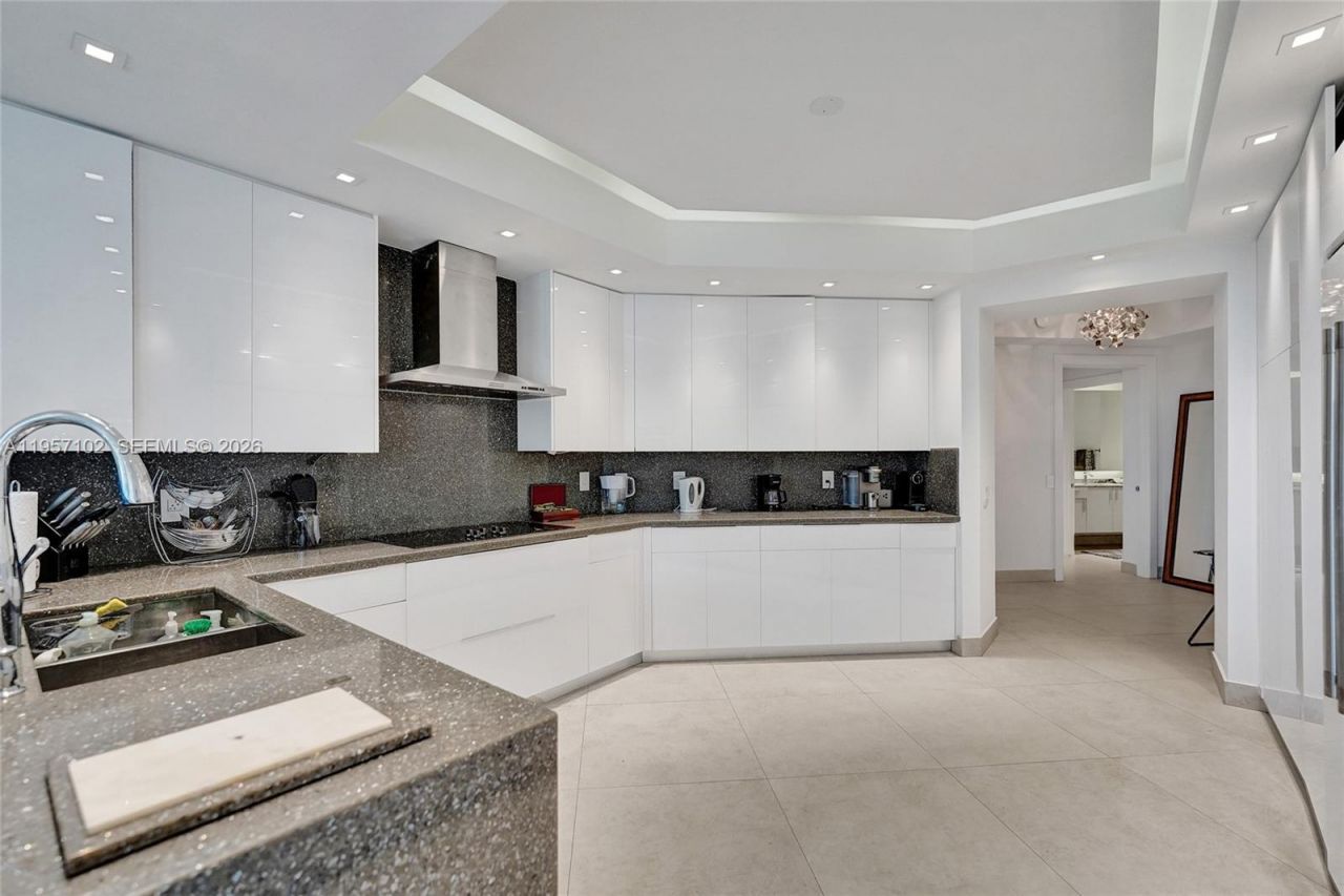 21200 Point Place, Unit 403, Aventura, FL 33180 Photo