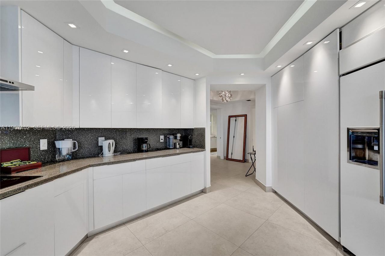 21200 Point Place, Unit 403, Aventura, FL 33180 Photo