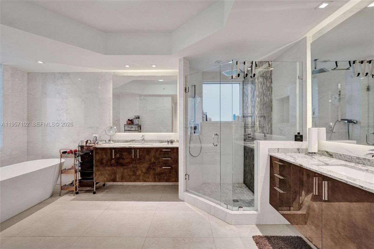 21200 Point Place, Unit 403, Aventura, FL 33180 Photo